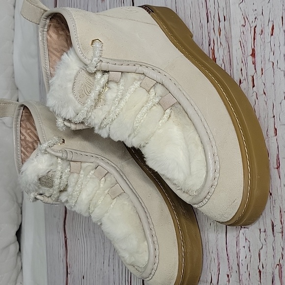 COLE HAAN Cream Cozy Fur Accents Boots Size 7.5 - Picture 2 of 7